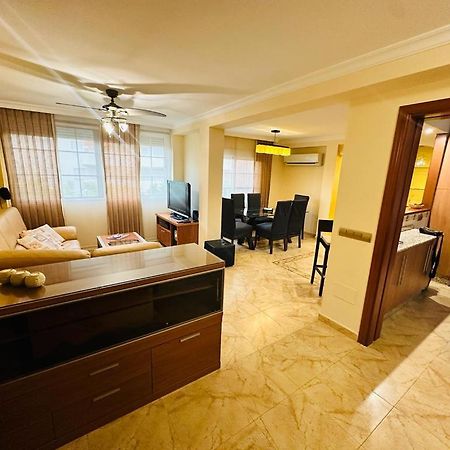 Apartamento Avenida ฟูเอนฮิโรลา ภายนอก รูปภาพ