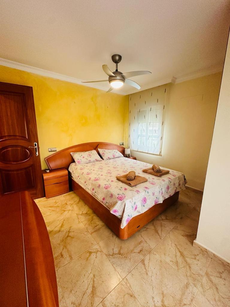Apartamento Avenida ฟูเอนฮิโรลา ภายนอก รูปภาพ