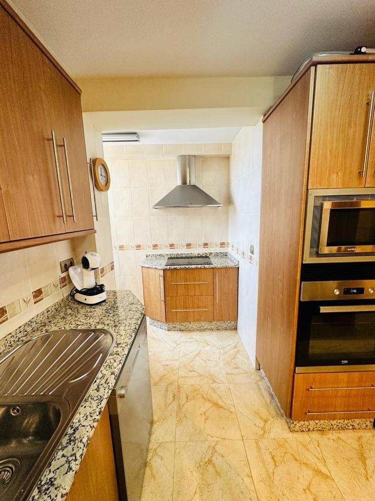 Apartamento Avenida ฟูเอนฮิโรลา ภายนอก รูปภาพ